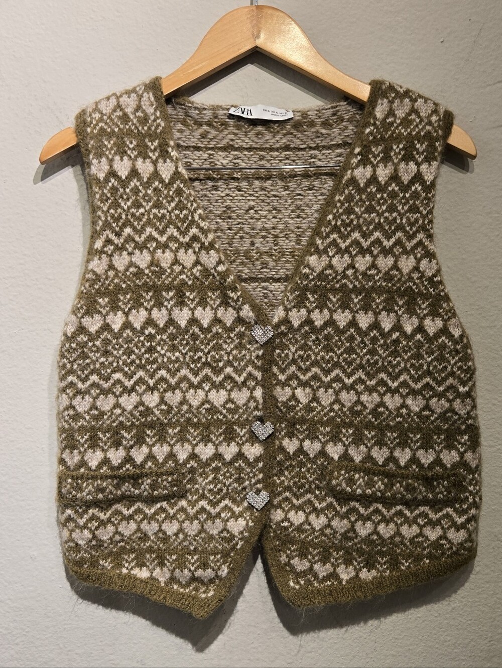 Zara Jacquard Knit Heart Vest Rhinestone Heart Buttons Sz L/XL Wool blend fluffy